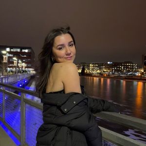 Meet your Posher, Lizzie